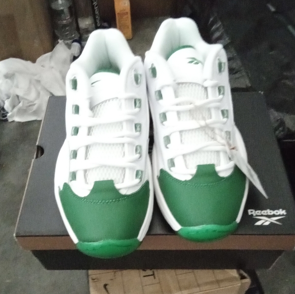 New Reebok Low Top Allen Iversons Green and White Sneakers - Picture 2 of 3